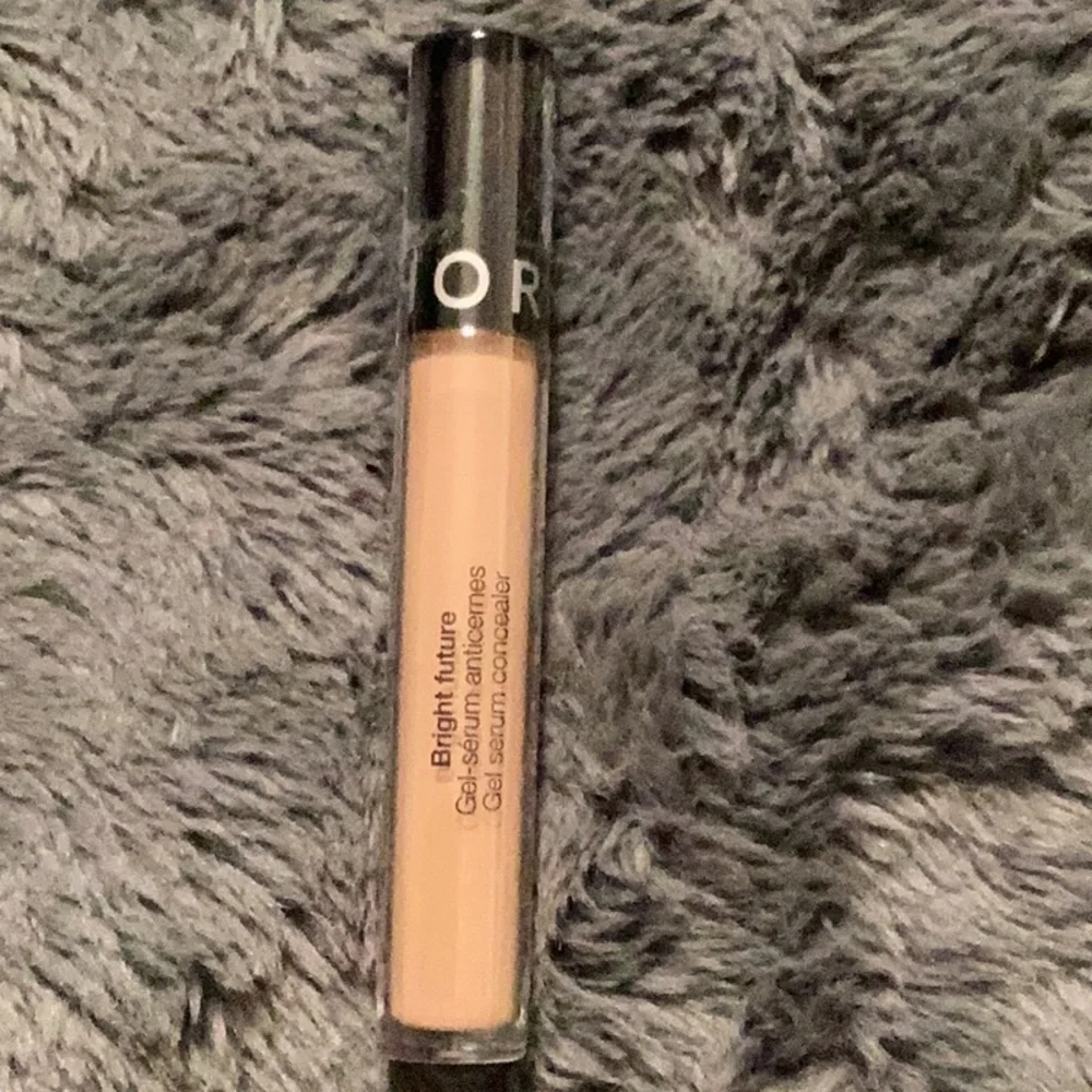 SEPHORA COLLECTION Bright Future Gel Serum Under Eye Concealer